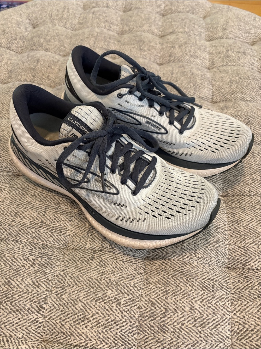Brooks Glycerin GTS 19 size 9 narrow (2A)